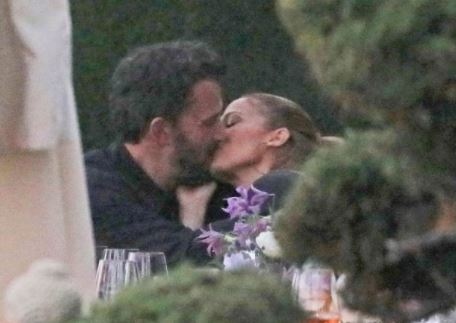 След седмици предположения че Дженифър Лопес и Бен Афлек са подновили